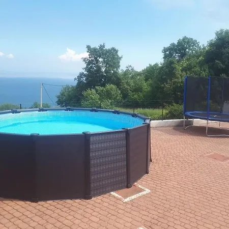 Mit Herrlicher Aussicht By Interhome