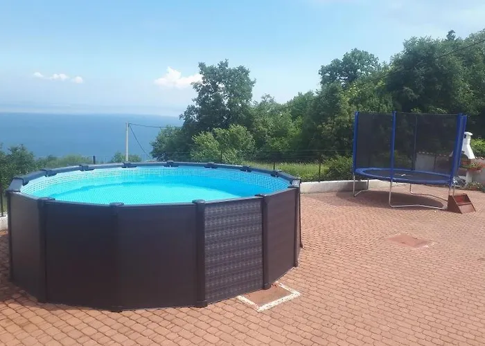 Mit Herrlicher Aussicht By Interhome